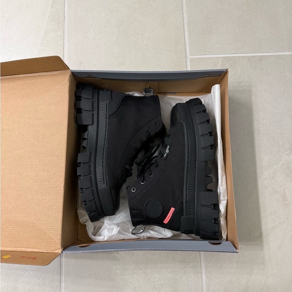 Palladium Revolt Hi TX Black Sneakers sz 9